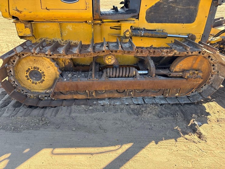 2006-deere-650j-xlt-image-14