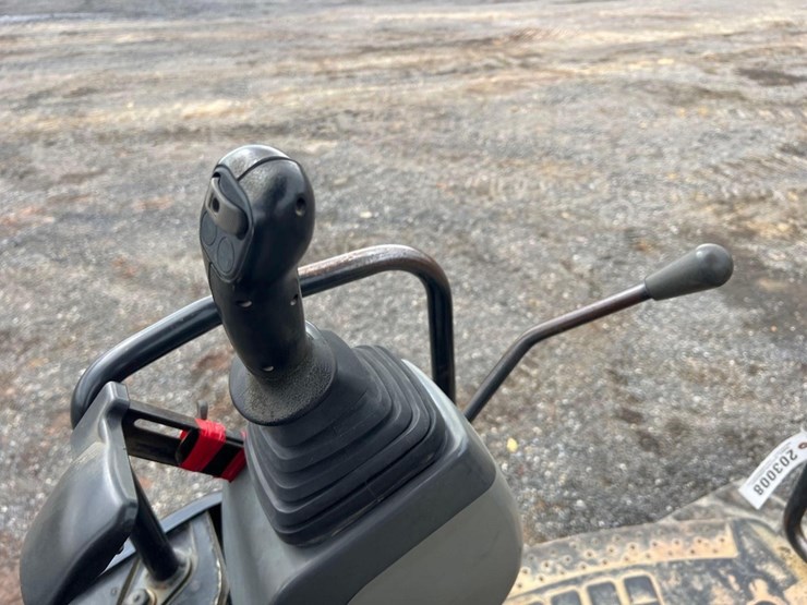 2012-caterpillar-305d-cr-image-34