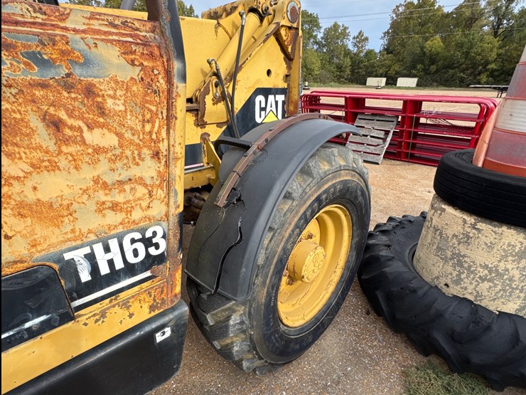 caterpillar-th63-image-12