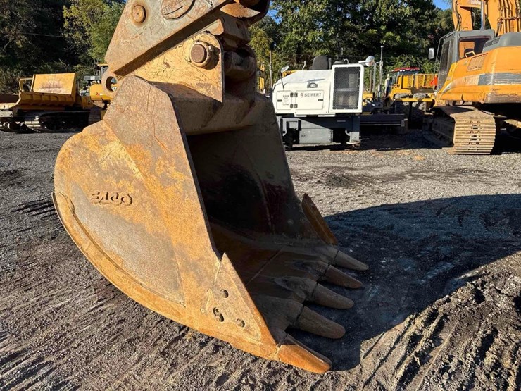 2015-case-cx300c-image-25