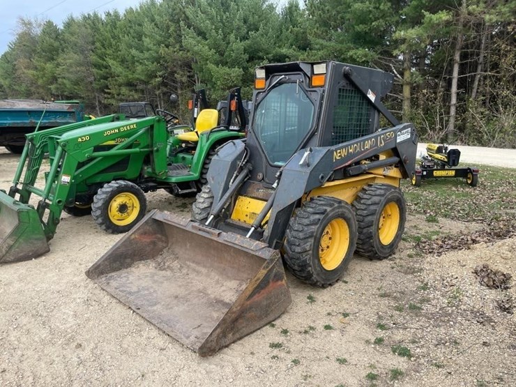 2004-new-holland-ls150-image-1