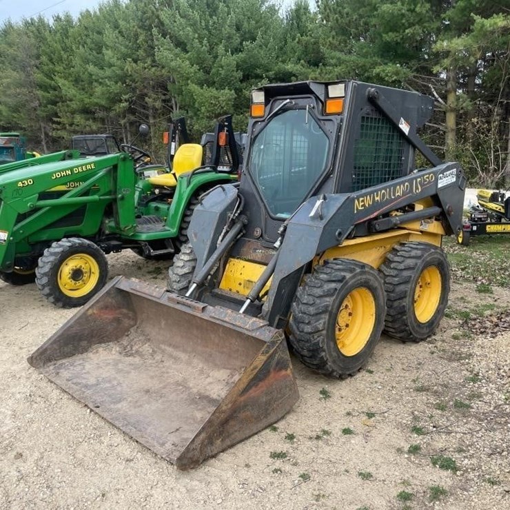 2004 NEW HOLLAND LS150