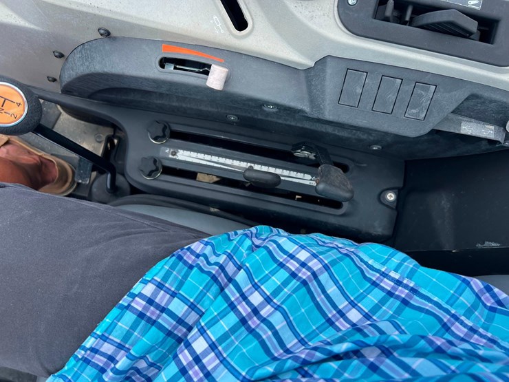 2022-new-holland-workmaster-120-image-30