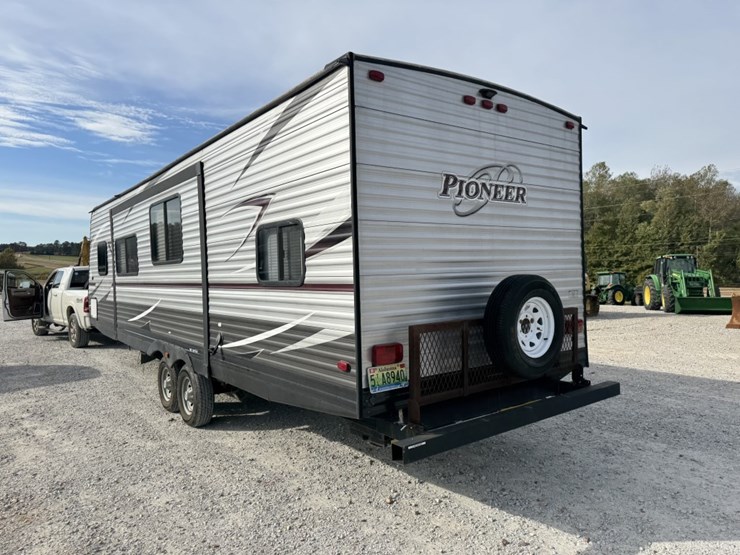 #4621-•-2011-hrv-qb300-pioneer-camper-image-5