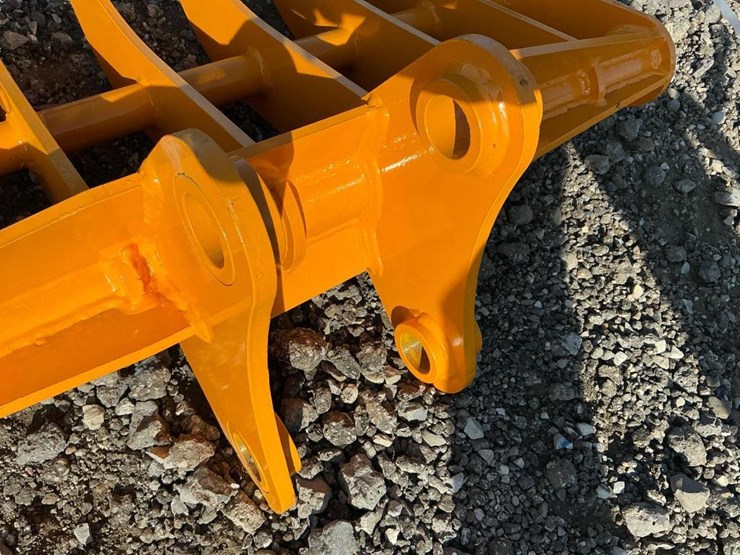 caterpillar-305-image-5