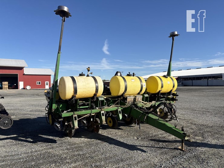 john-deere-7200-image-1