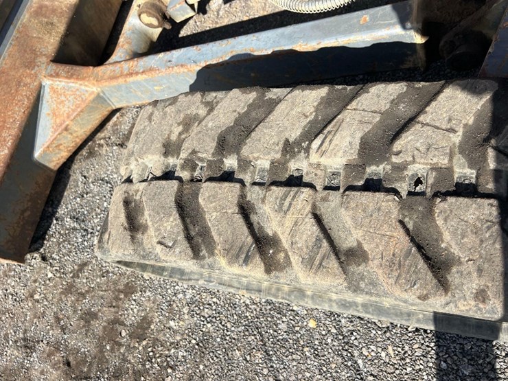 2013-takeuchi-tb235-image-25