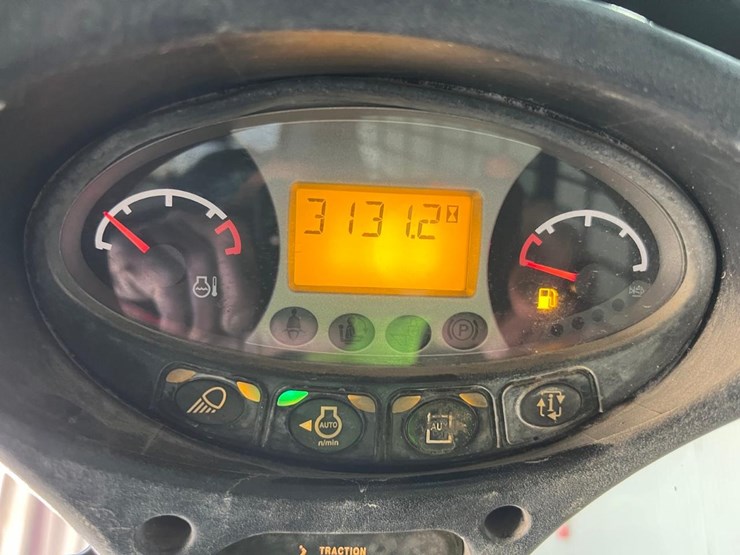 2016-bobcat-t595-image-23