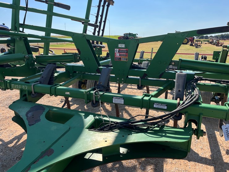 2011-john-deere-2410-image-2