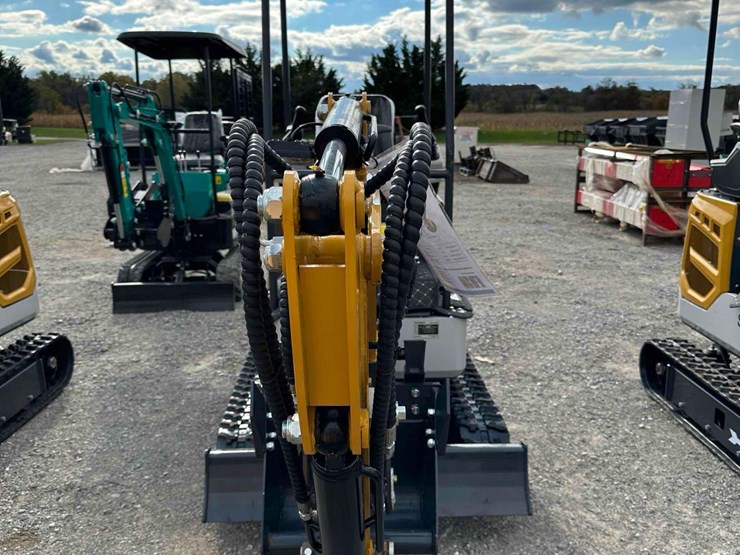 unused-sdle18p-mini-excavator-image-2