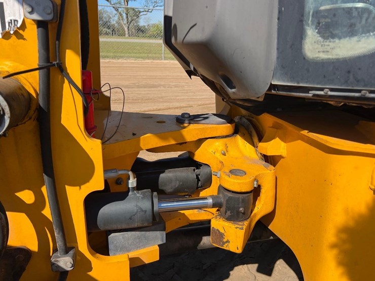 jcb-409t4-wheel-loader-image-17