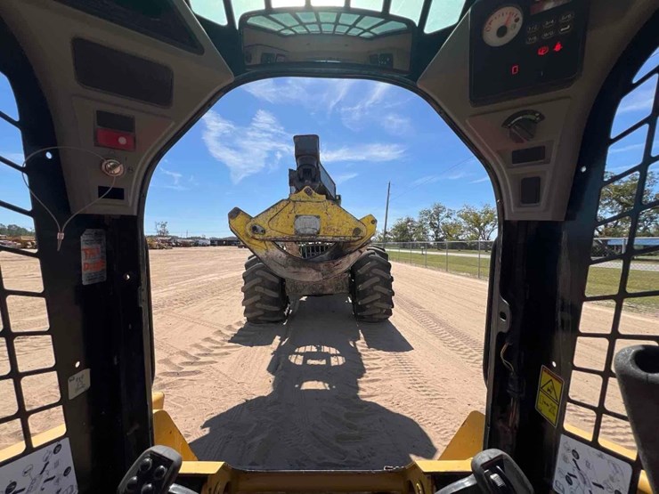 2019-caterpillar-259d-image-33