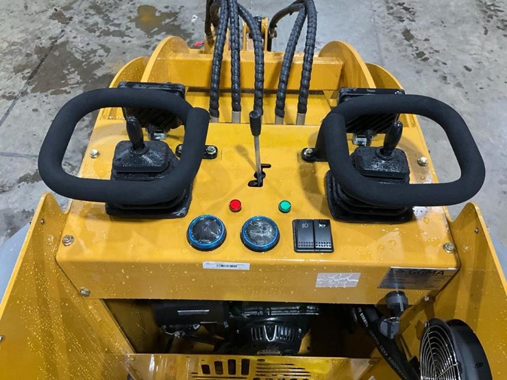 #1012-•-unused-gg385-mini-skid-steer-image-26
