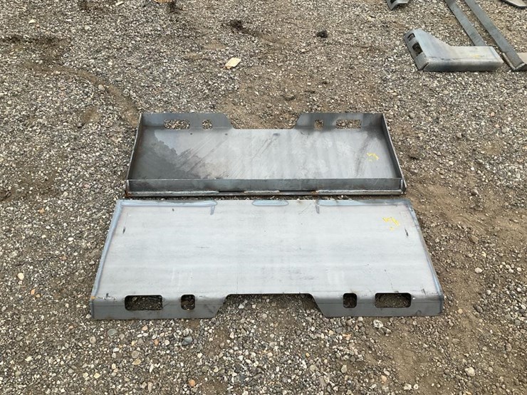 #1400-•-1/4"-thick-quick-tach-cut-out-mount-plates-image-1