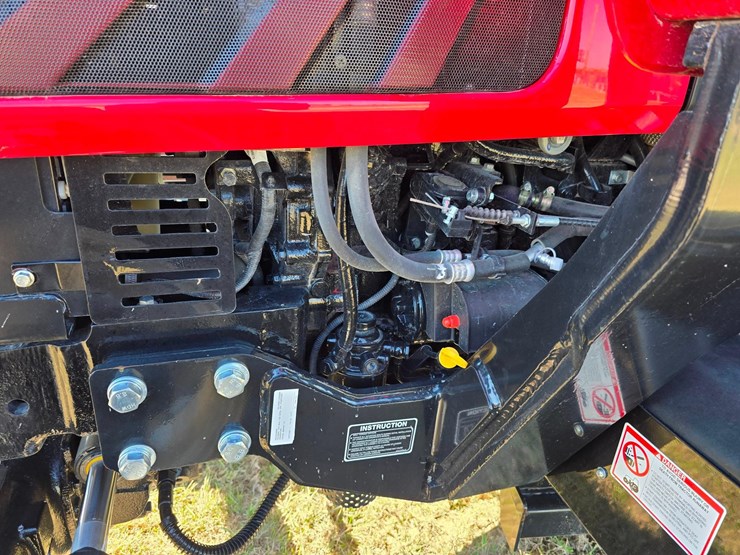 2025-mahindra-6075-image-29