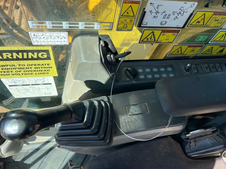 2016-caterpillar-336fl-image-35