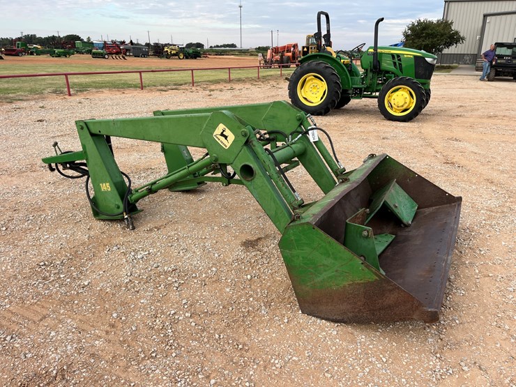 john-deere-145-image-4