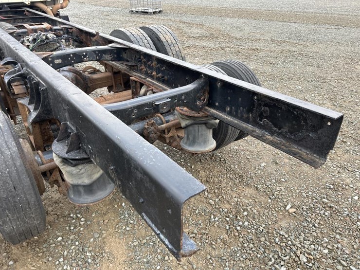 #5016-•-2008-freightliner-business-class-m2-cab-chassis-image-14