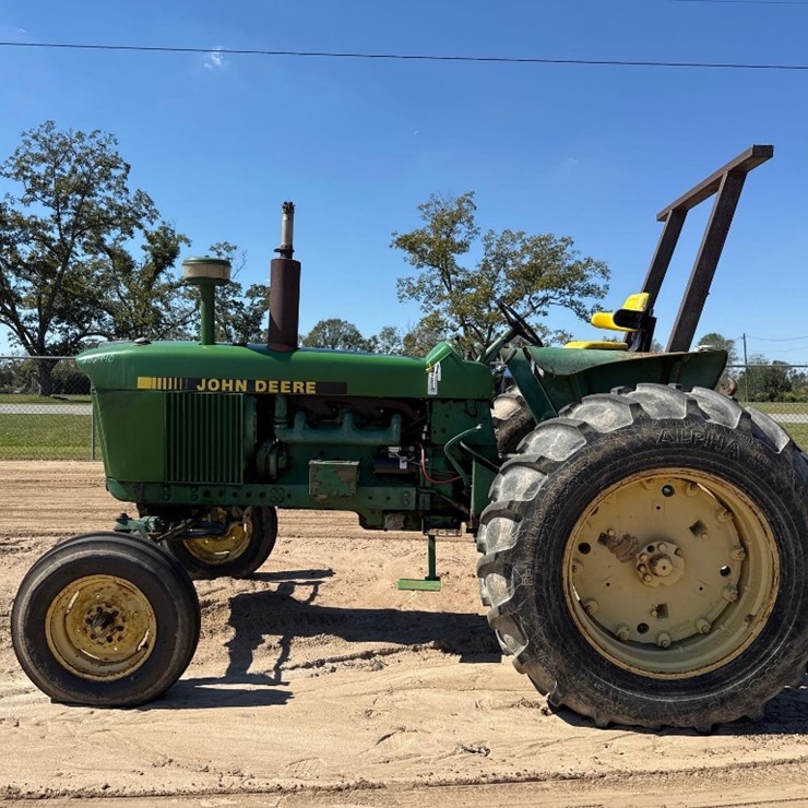 JOHN DEERE TRACTOR