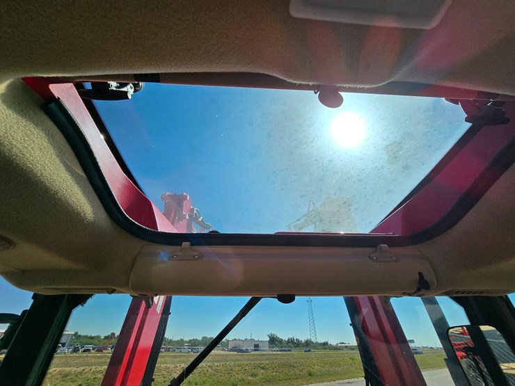 2025-mahindra-6075-image-51