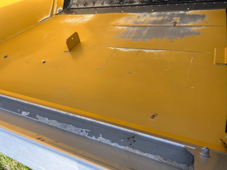 2019-terragator-7300-spinner-truck-image-84