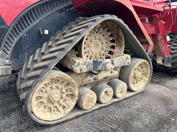 2019-case-ih-580s-quad-trac-tractor-image-9