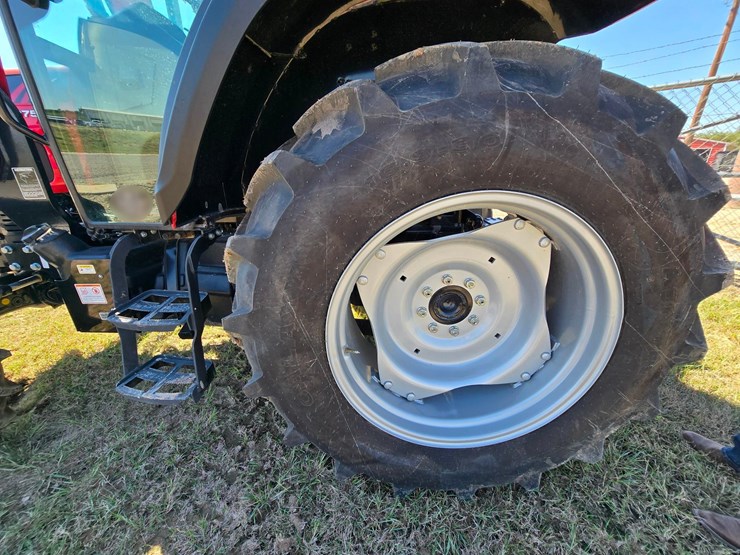 2025-mahindra-6075-image-70