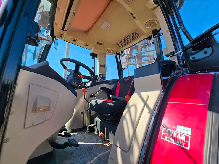 2025-mahindra-6075-image-45