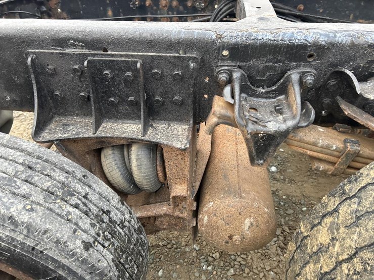 #5016-•-2008-freightliner-business-class-m2-cab-chassis-image-20