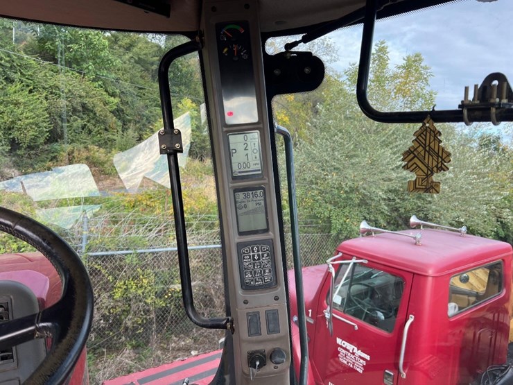 2019-case-ih-580s-quad-trac-tractor-image-38