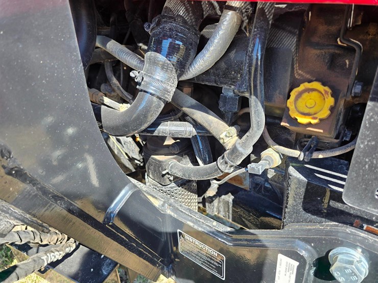 2025-mahindra-6075-image-35