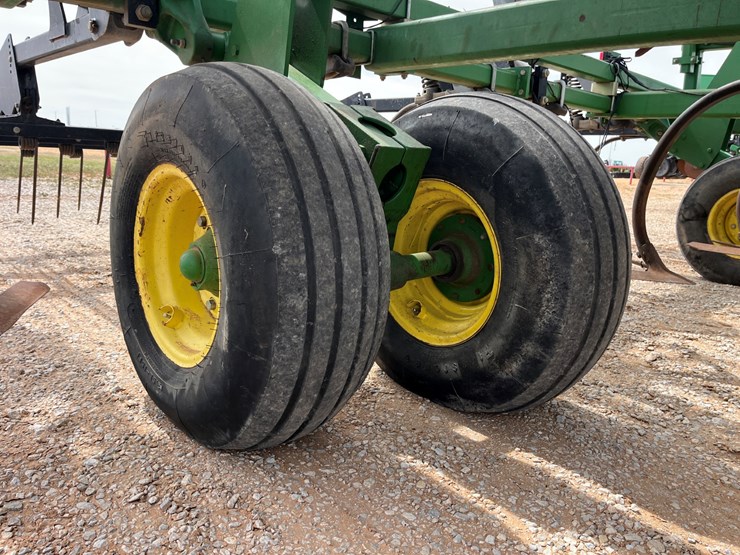 2009-john-deere-2410-image-7