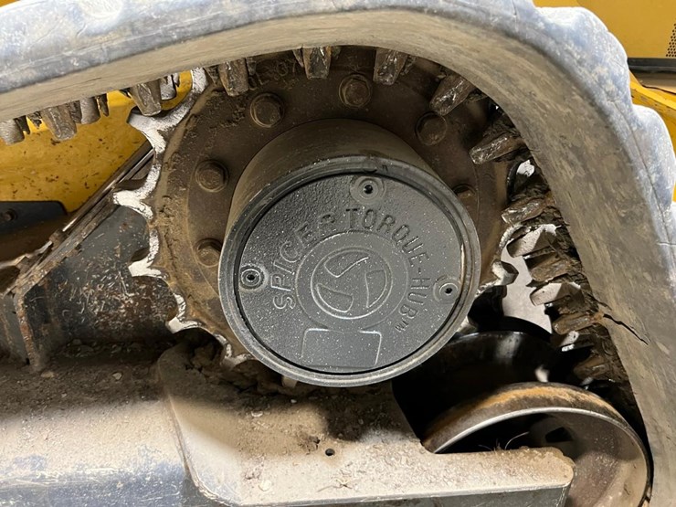 2015-deere-333g-image-14