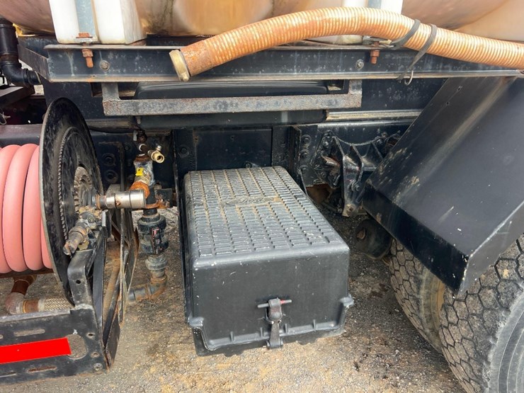 1983-international-s-series-water-truck-image-17