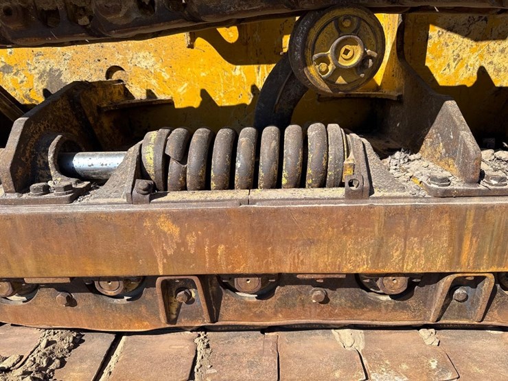 2006-deere-650j-xlt-image-12