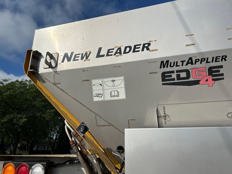 2019-terragator-7300-spinner-truck-image-51