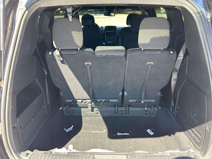 2018-dodge-grand-caravan-se-image-23