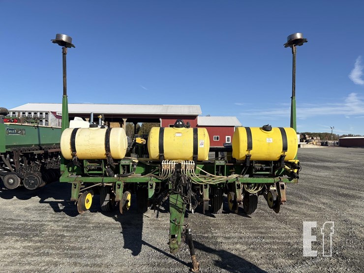 john-deere-7200-image-3