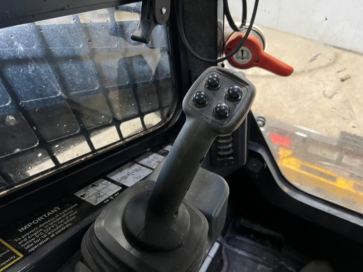 2023-deere-333g-image-26