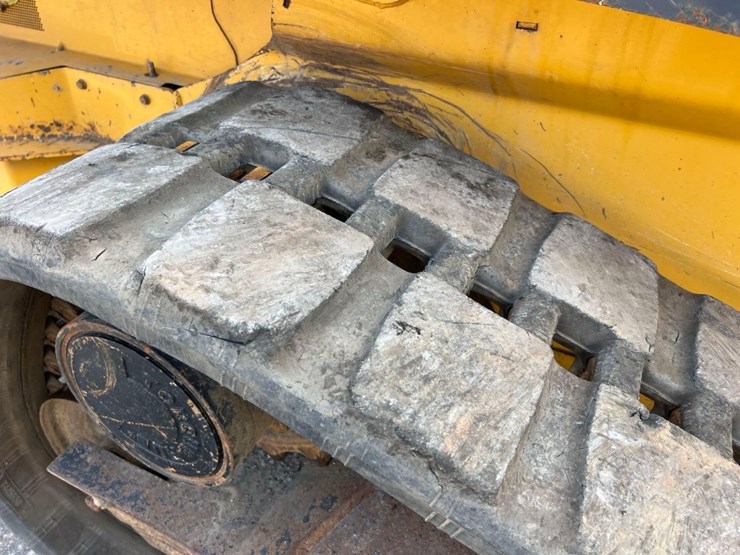 2016-deere-323e-image-15