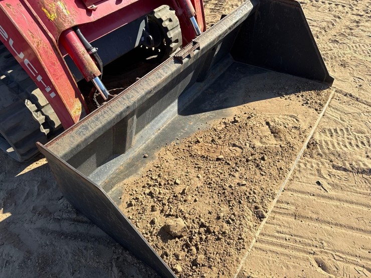 2022-takeuchi-tl12r2-image-24