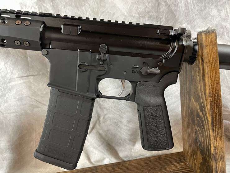 #2047-•-watchtower-firearms-15m-5.56-nato-semi-auto-rifle,-sn:-t15mwt02282-image-13