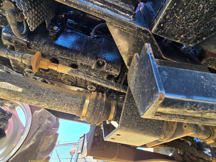 2025-mahindra-6075-image-62