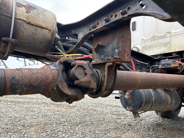 #5016-•-2008-freightliner-business-class-m2-cab-chassis-image-23