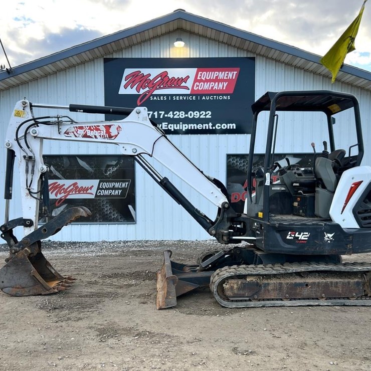 2022 BOBCAT E42