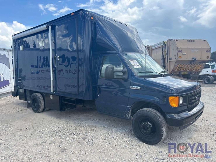 2007-ford-e450-image-2