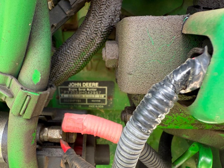 2015-john-deere-5065e-image-23