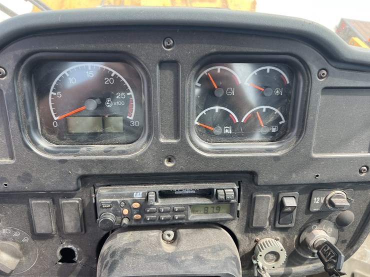 2004-caterpillar-962g-image-15