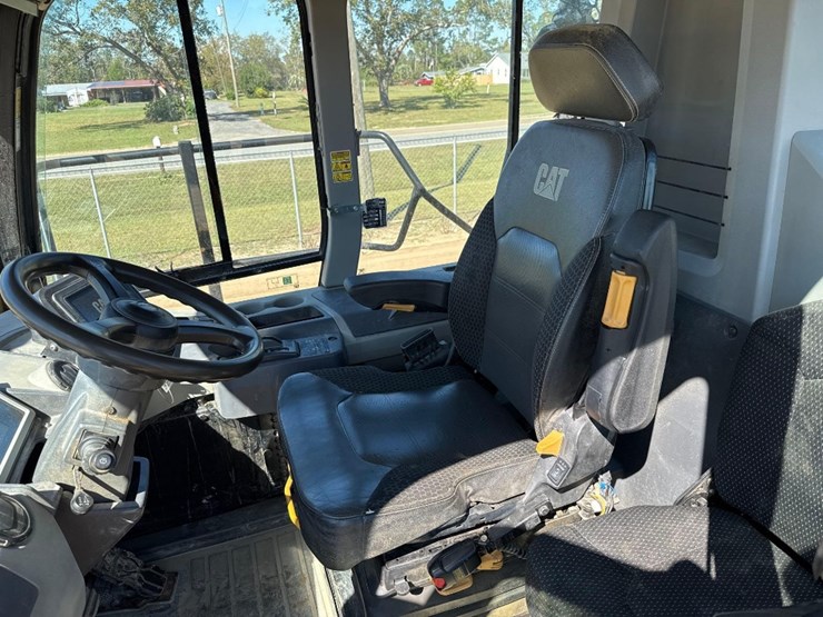 2019-caterpillar-740-gc-image-24