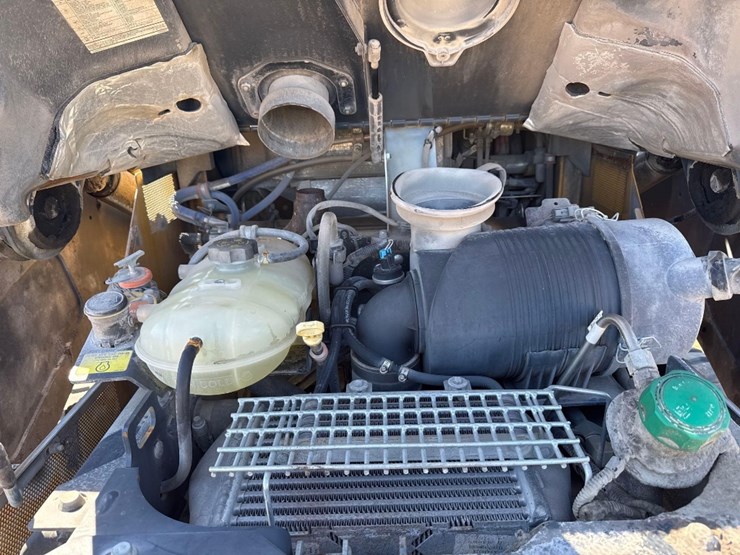 2020-deere-333g-image-14